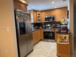 9357 Fontainebleau Blvd D210, Miami FL 33172