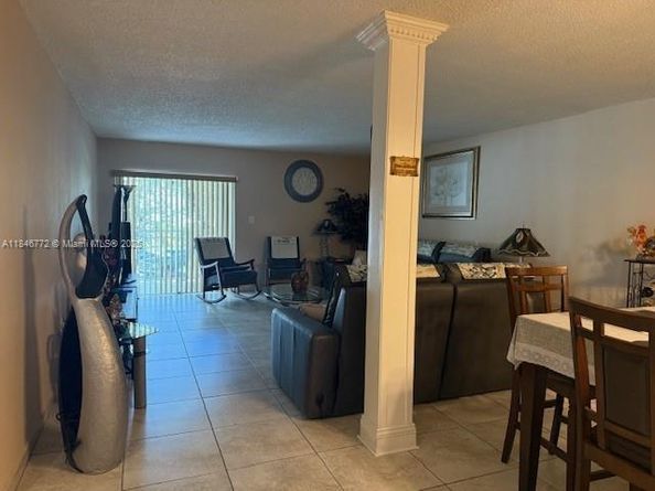 9357 Fontainebleau Blvd D210, Miami FL 33172
