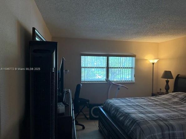 9357 Fontainebleau Blvd D210, Miami FL 33172