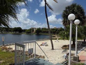 9357 Fontainebleau Blvd