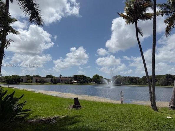 9357 Fontainebleau Blvd D210, Miami FL 33172