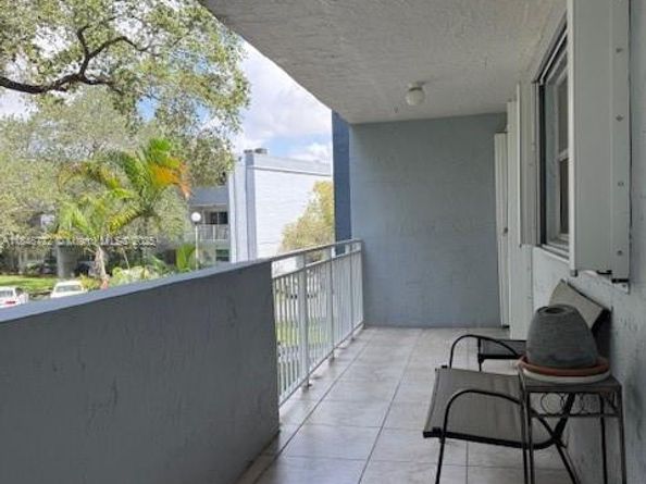 9357 Fontainebleau Blvd D210, Miami FL 33172