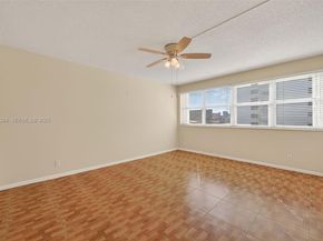 111 Golden Isles Dr D12, Hallandale Beach FL 33009