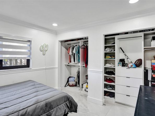 9350 NW 43rd Mnr, Sunrise FL 33351