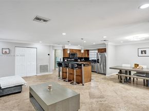 9350 NW 43rd Mnr, Sunrise FL 33351