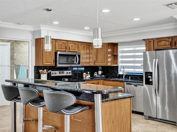 9350 NW 43rd Mnr, Sunrise FL 33351