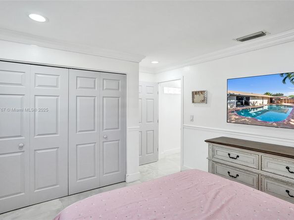 9350 NW 43rd Mnr, Sunrise FL 33351