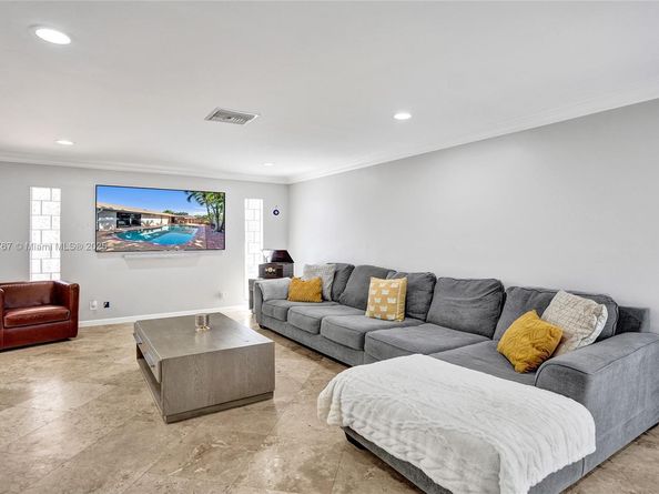 9350 NW 43rd Mnr, Sunrise FL 33351