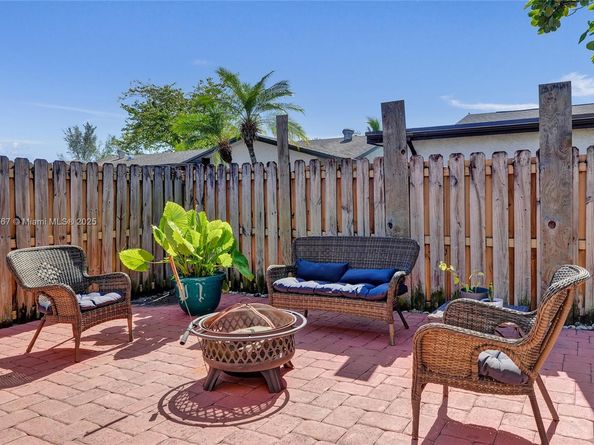 9350 NW 43rd Mnr, Sunrise FL 33351