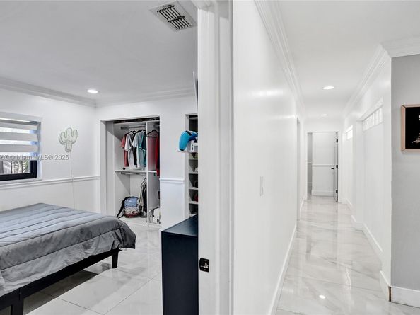 9350 NW 43rd Mnr, Sunrise FL 33351