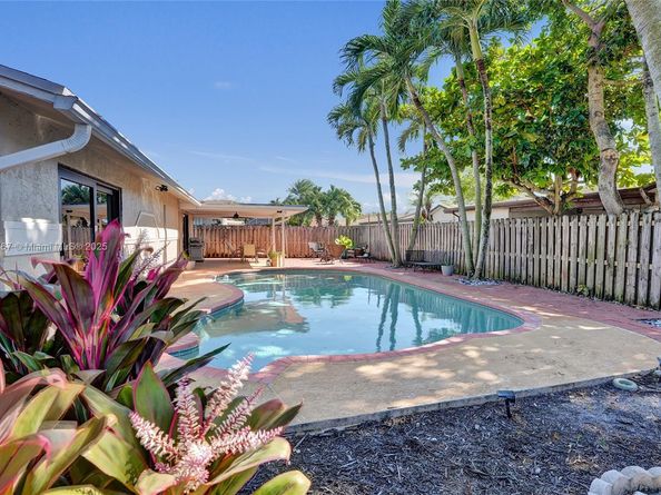 9350 NW 43rd Mnr, Sunrise FL 33351