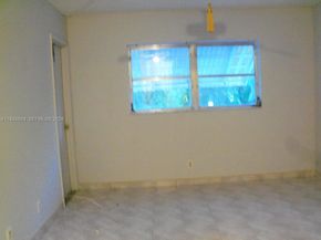 300 NE 14th Ave 206, Hallandale Beach FL 33009