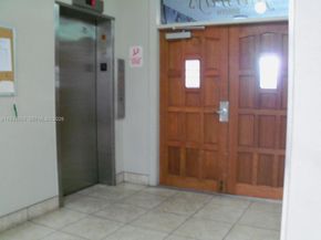 300 NE 14th Ave 206, Hallandale Beach FL 33009