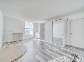 2000 NE 135th St 708, North Miami FL 33181