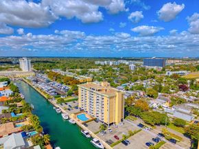 2000 NE 135th St 708, North Miami FL 33181