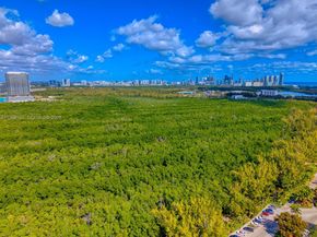 2000 NE 135th St 708, North Miami FL 33181