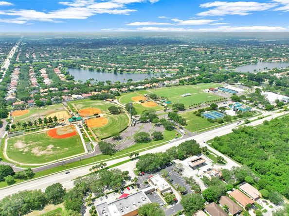 5885 SW 102nd Ave, Cooper City FL 33328