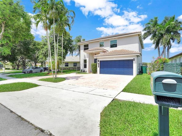 5885 SW 102nd Ave, Cooper City FL 33328