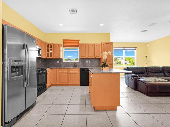 5885 SW 102nd Ave, Cooper City FL 33328