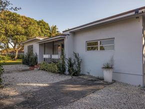 424 NW 53rd St, Miami FL 33127