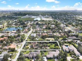 9360 SW 66th St, Miami FL 33173