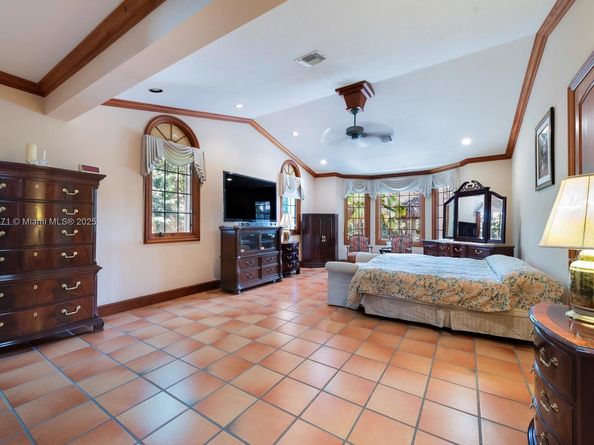 9360 SW 66th St, Miami FL 33173