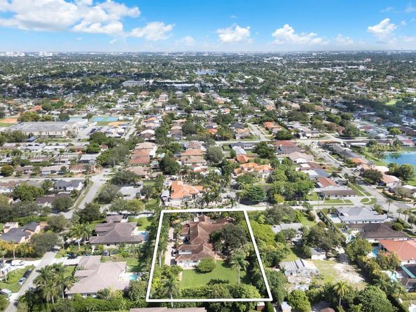 9360 SW 66th St, Miami FL 33173