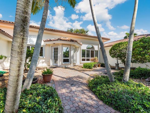 9360 SW 66th St, Miami FL 33173
