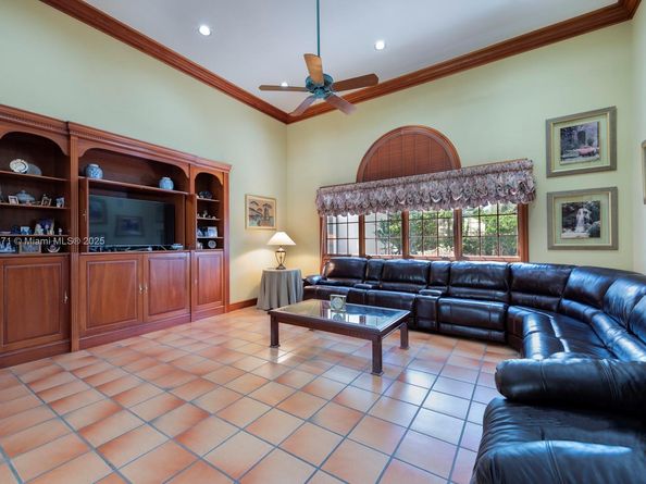9360 SW 66th St, Miami FL 33173