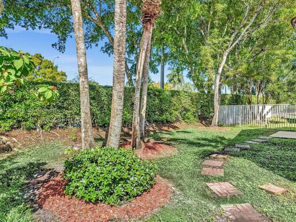 4147 Sapphire Ter, Weston FL 33331