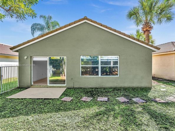 4147 Sapphire Ter, Weston FL 33331