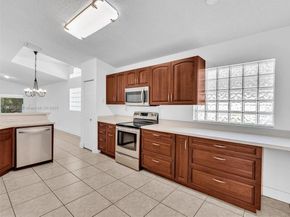 4147 Sapphire Ter, Weston FL 33331