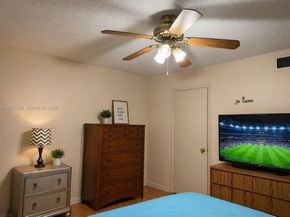 1910 W 56th St 3121B, Hialeah FL 33012