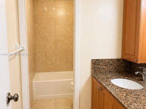 1910 W 56th St 3121B, Hialeah FL 33012