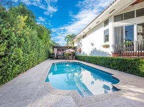 8025 SW 91st Ave, Miami FL 33173