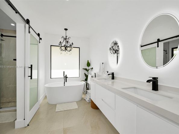 8025 SW 91st Ave, Miami FL 33173