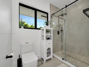 8025 SW 91st Ave, Miami FL 33173