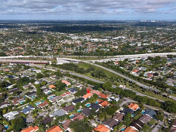 8025 SW 91st Ave, Miami FL 33173