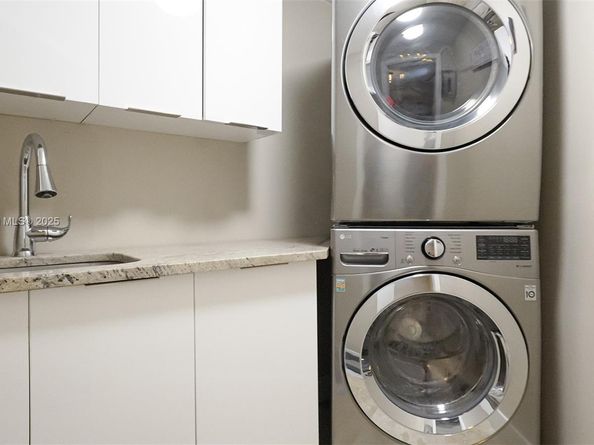 8025 SW 91st Ave, Miami FL 33173