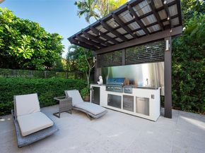 8025 SW 91st Ave, Miami FL 33173