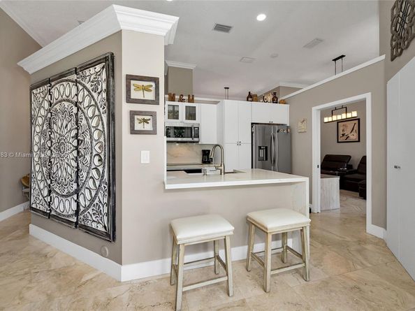 8025 SW 91st Ave, Miami FL 33173