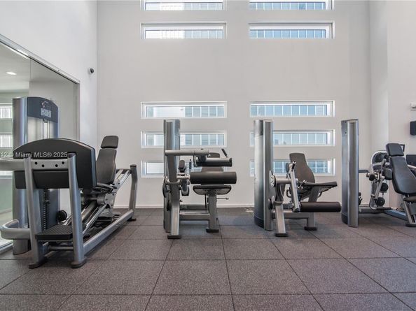 1040 Biscayne Blvd 2402, Miami FL 33132