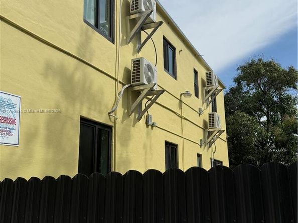 5501 NW Miami Ct, Miami FL 33127