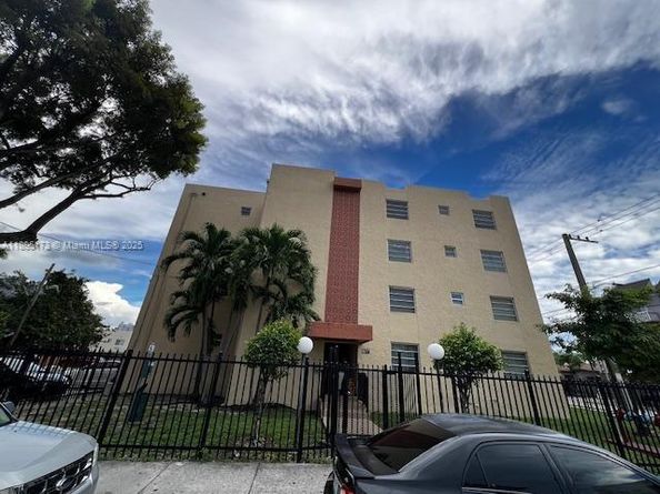 677 SW 9th Ave 205, Miami FL 33130