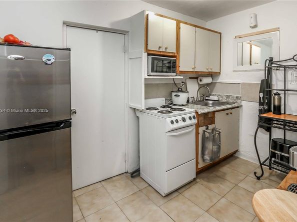 190 W 33rd St, Hialeah FL 33012