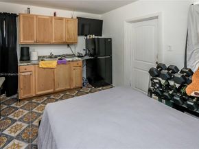 190 W 33rd St, Hialeah FL 33012