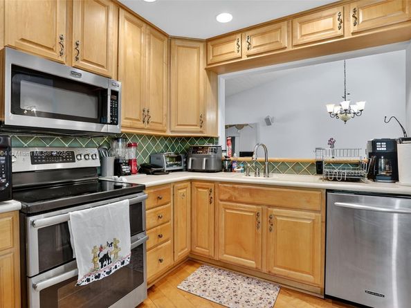 1245 NW 52nd Way, Deerfield Beach FL 33442