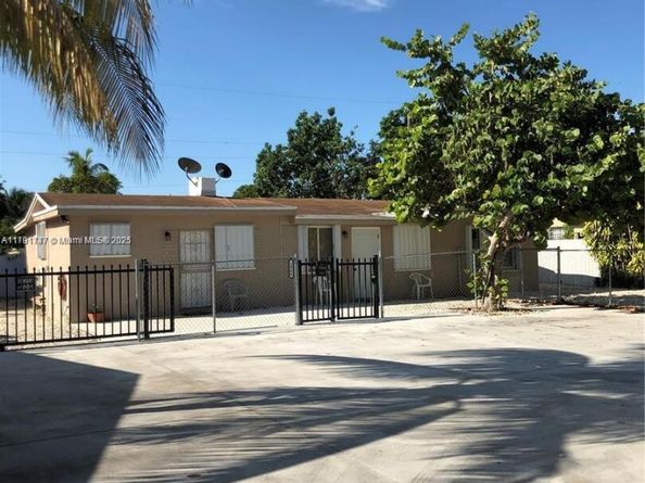 1064 NW 103rd St, Miami FL 33150