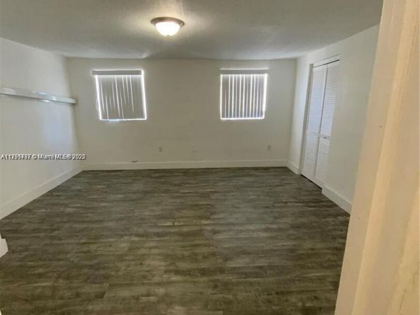 1064 NW 103rd St, Miami FL 33150