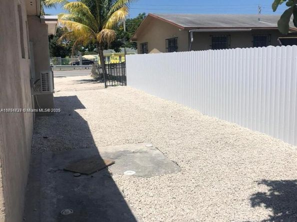 1064 NW 103rd St, Miami FL 33150
